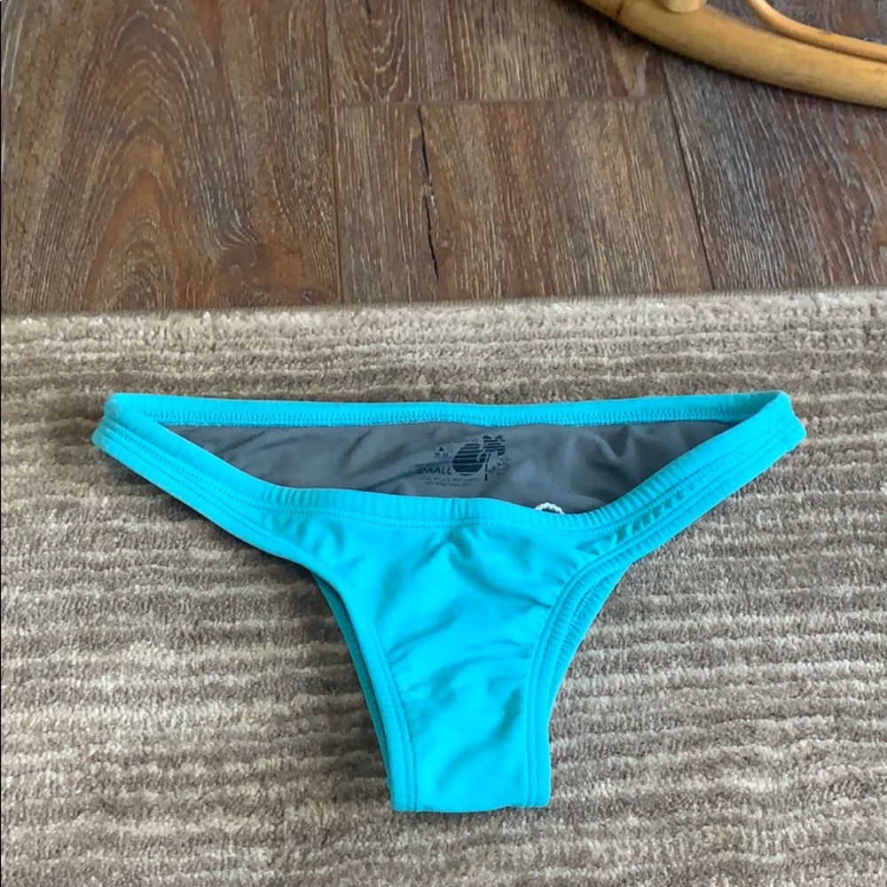Jolyn bottoms